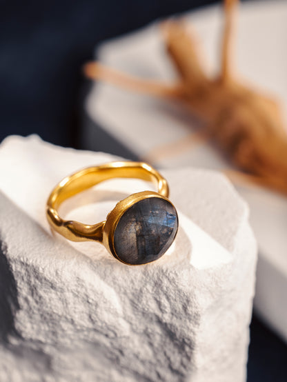 Round Labradorite Ring