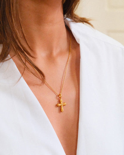 Diamond Round Ornament Cross Necklace