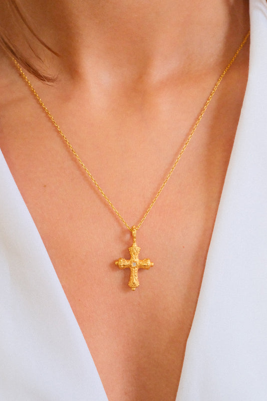 Diamond Round Ornament Cross Necklace
