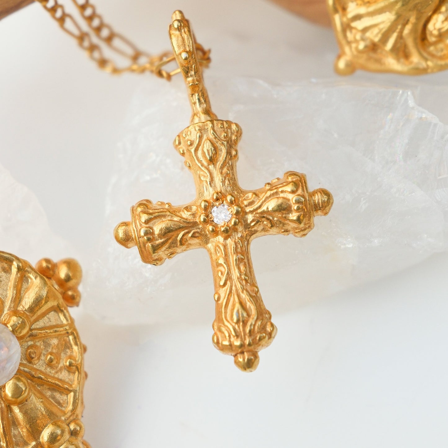 Diamond Round Ornament Cross Necklace