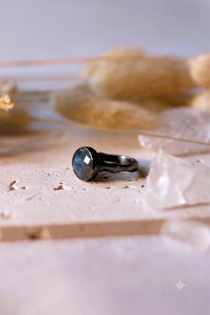 Round Labradorite Ring