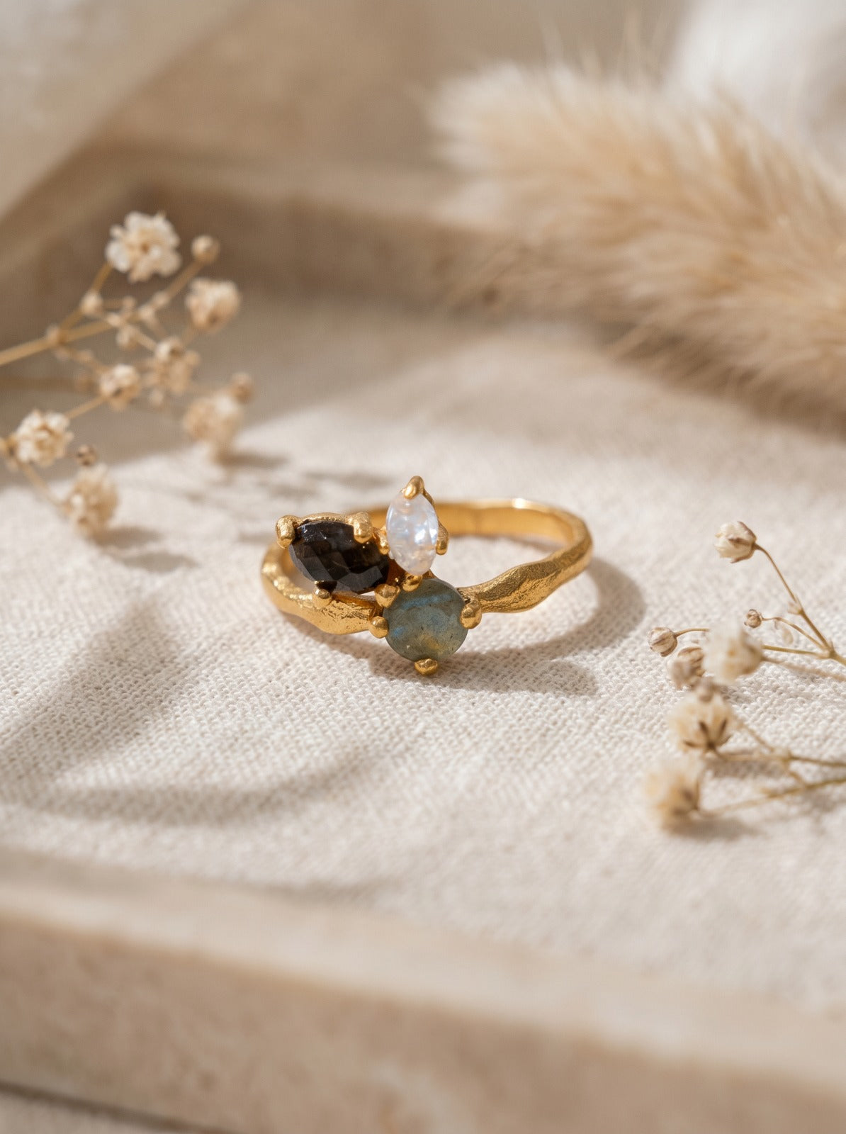 Mixed stone ring